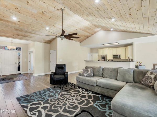 1322 Houston Springs Rd, Greenback, TN 37742