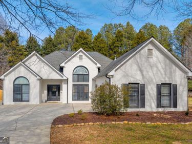 5169 Artesian Spring Drive, Flowery Branch, GA 30542