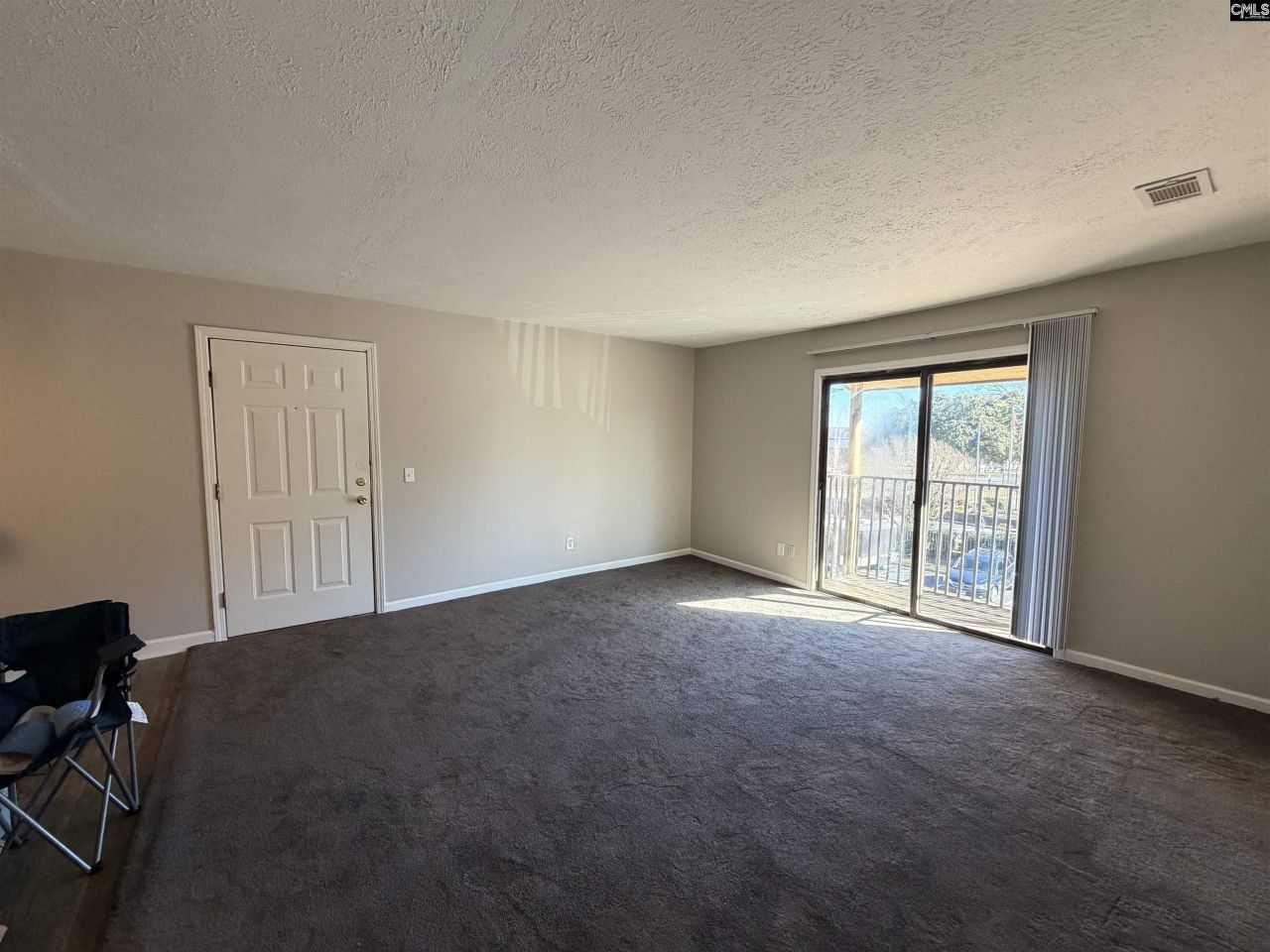 1409 Old Manor  Photo 13