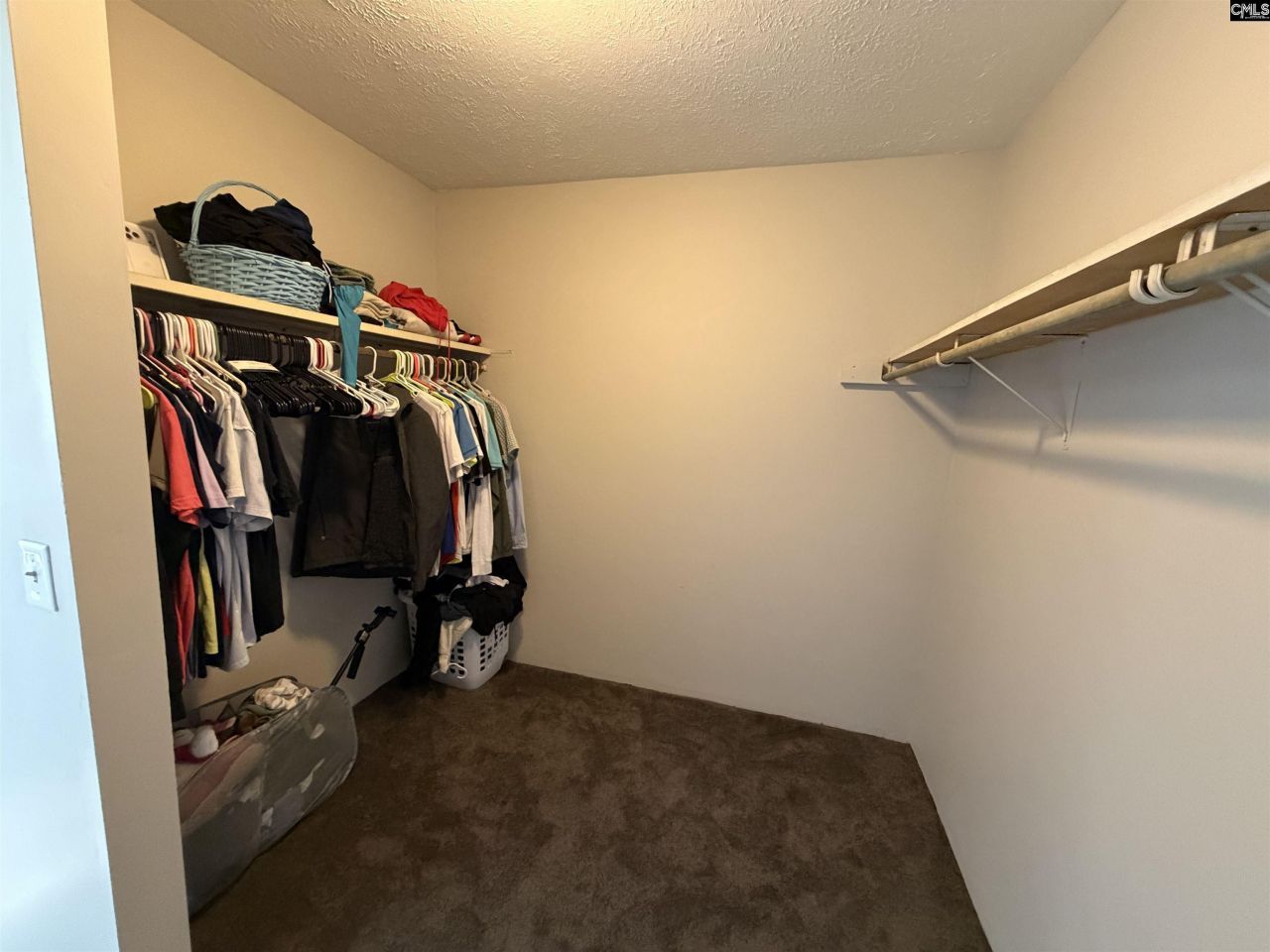 1409 Old Manor  Photo 7