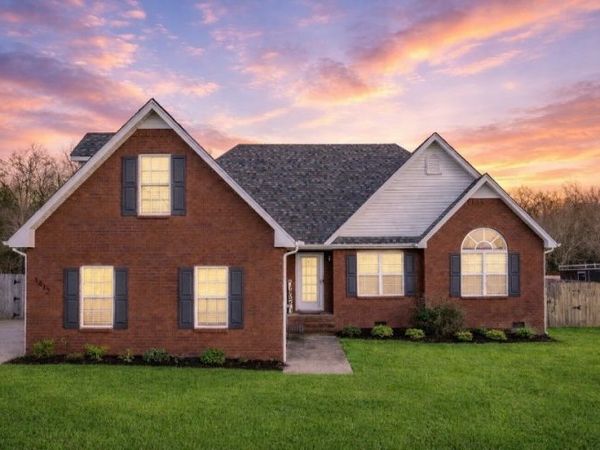 1412 Auldridge Dr, Christiana, TN 37037