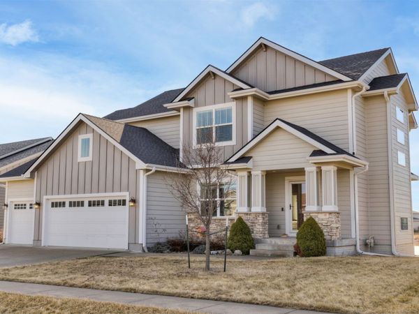 9440 Rushbrook Drive, Johnston, IA 50131