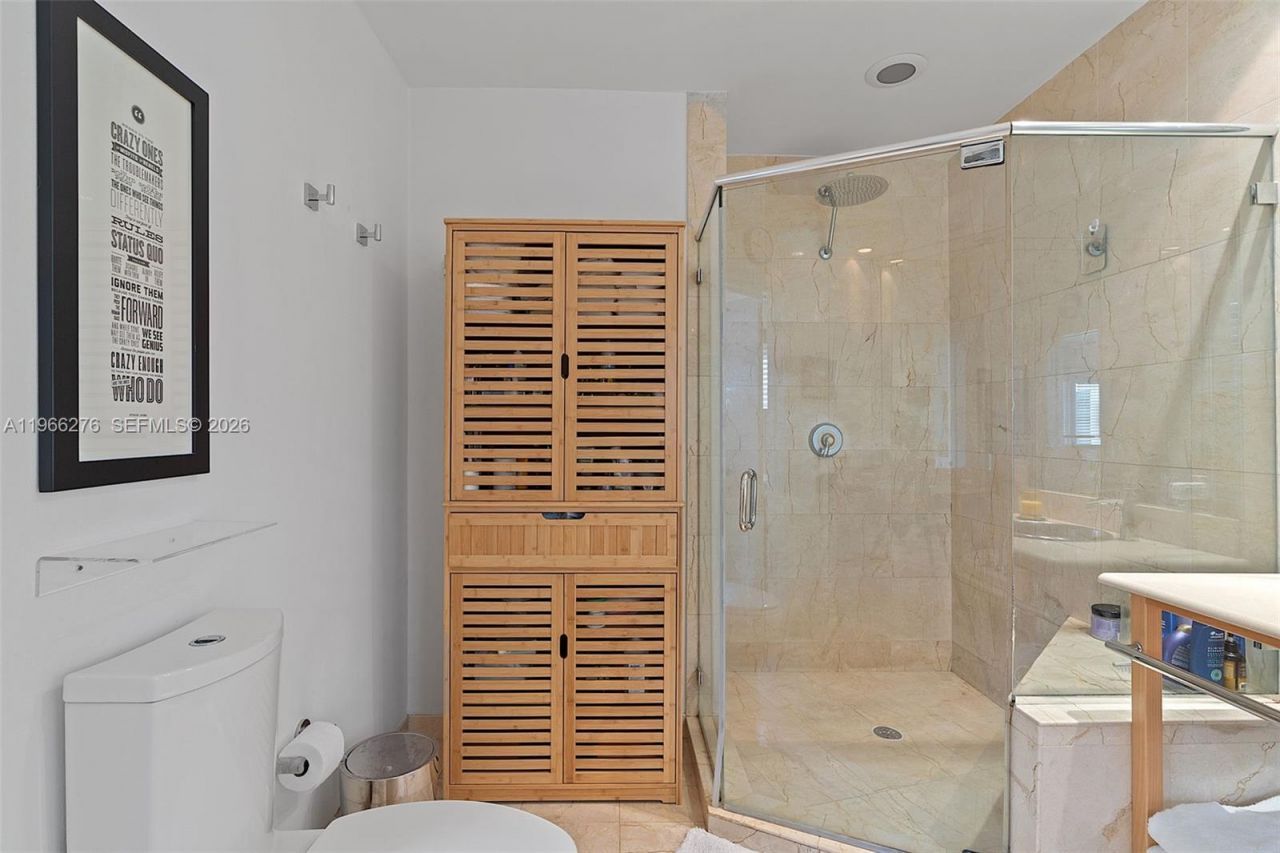 5830 Pine Tree Dr, Miami Beach, FL 33140 Photo