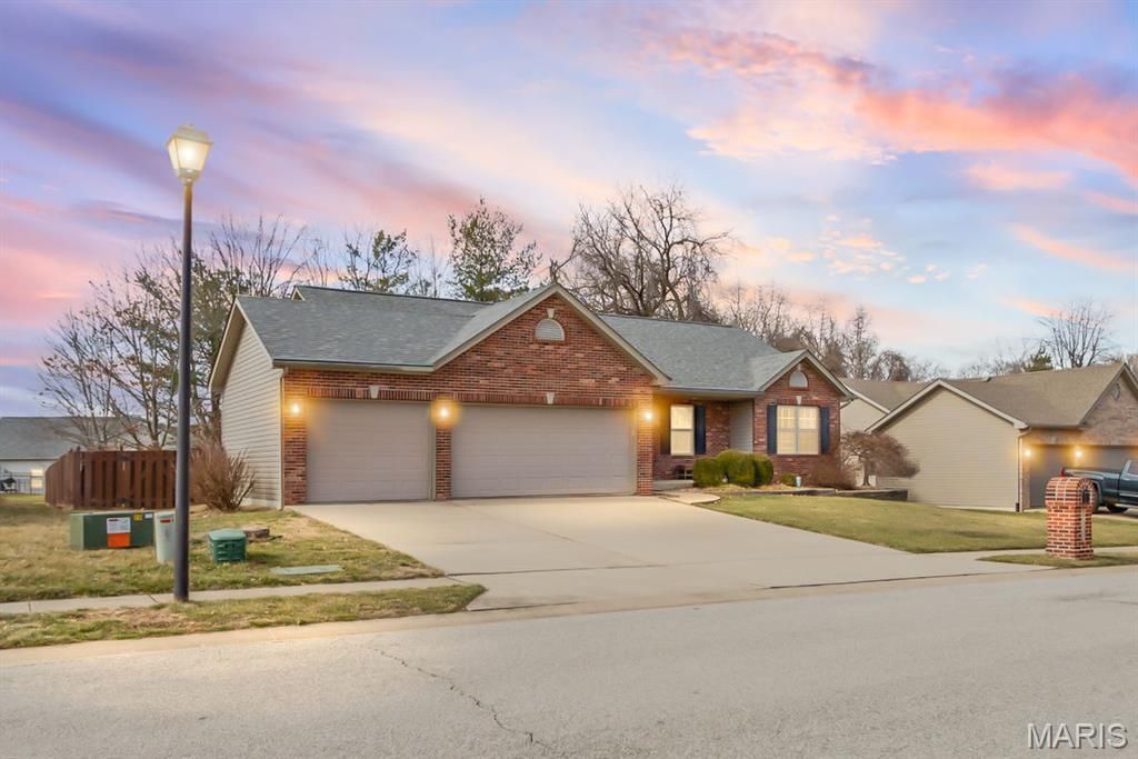 2527 Gecko Drive, Maryville, IL 62062 Main Photo