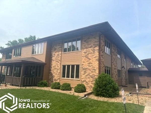 215 E McGregor Street, Unit 5, Algona, IA 50511
