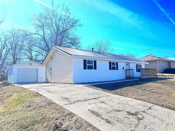 712 B Avenue E, Albia, IA 52531