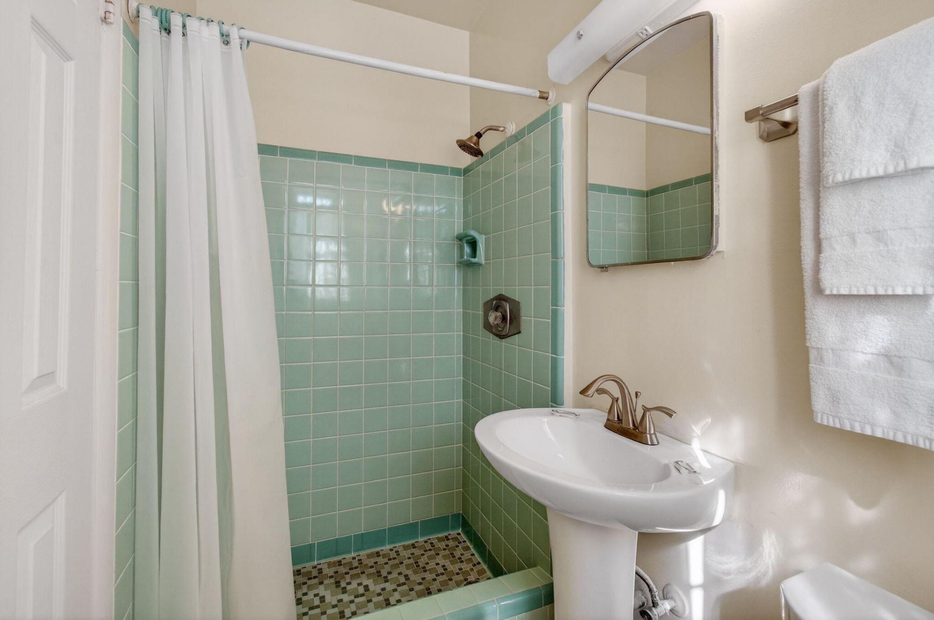 704 N Dixie Highway, Lantana, FL 33462 Photo