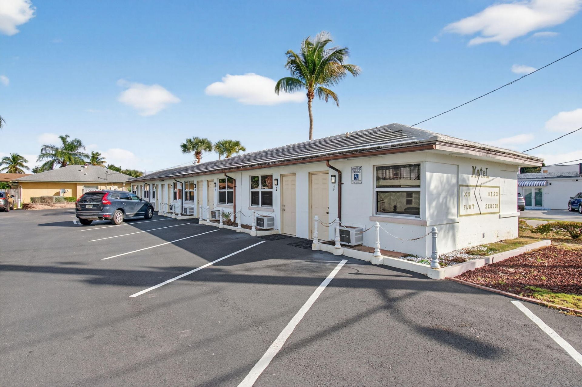 704 N Dixie Highway, Lantana, FL 33462 Photo