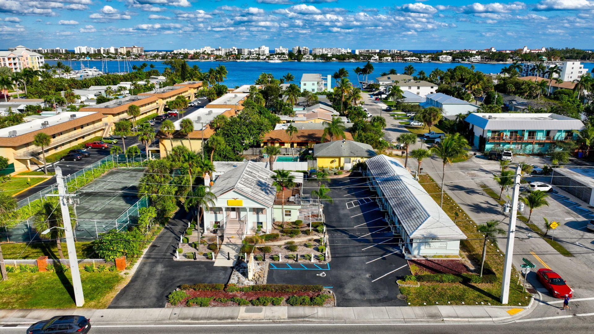 704 N Dixie Highway, Lantana, FL 33462 Photo