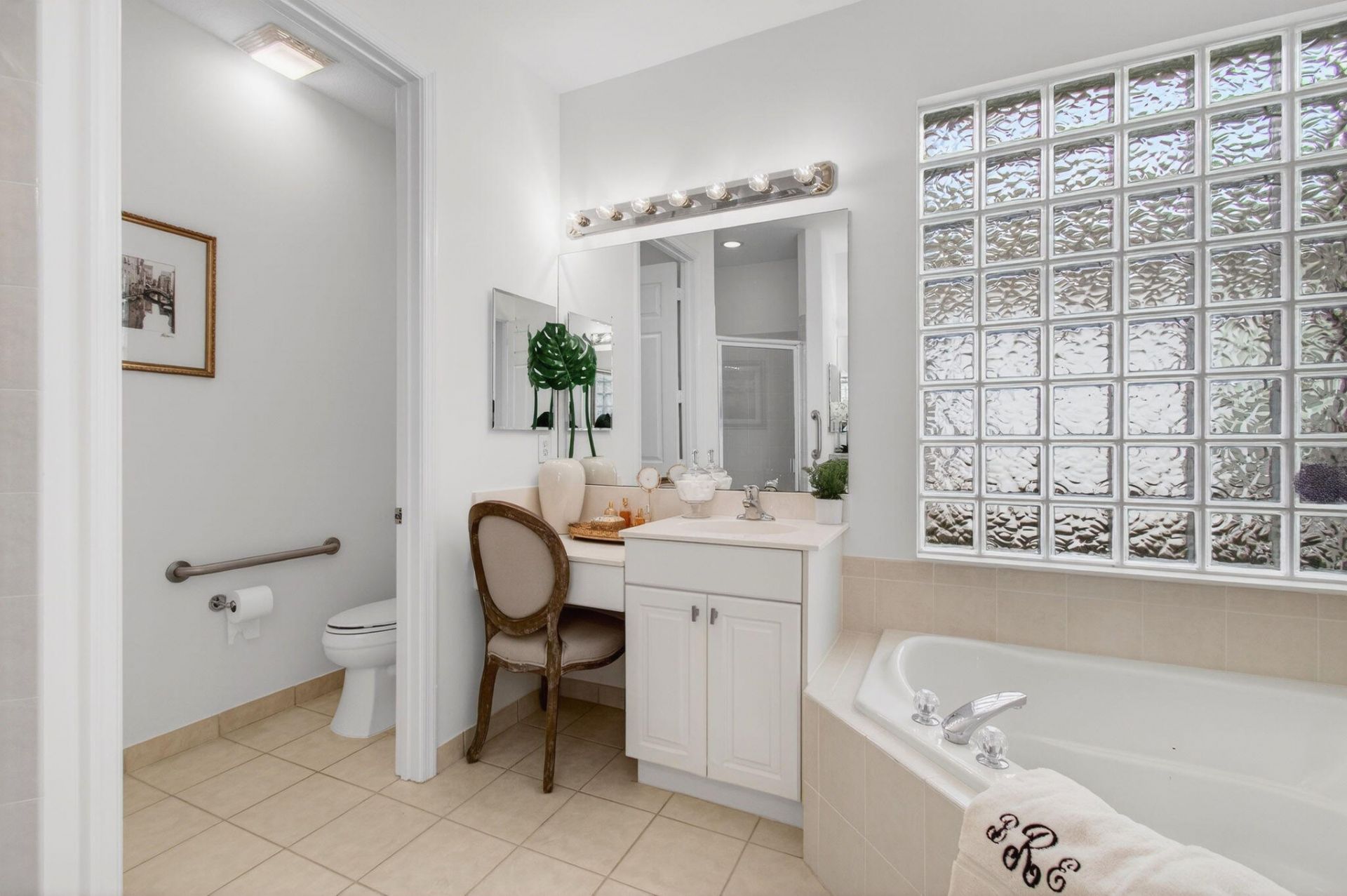 2320 Sapphire Circle, West Palm Beach, FL 33411 Photo