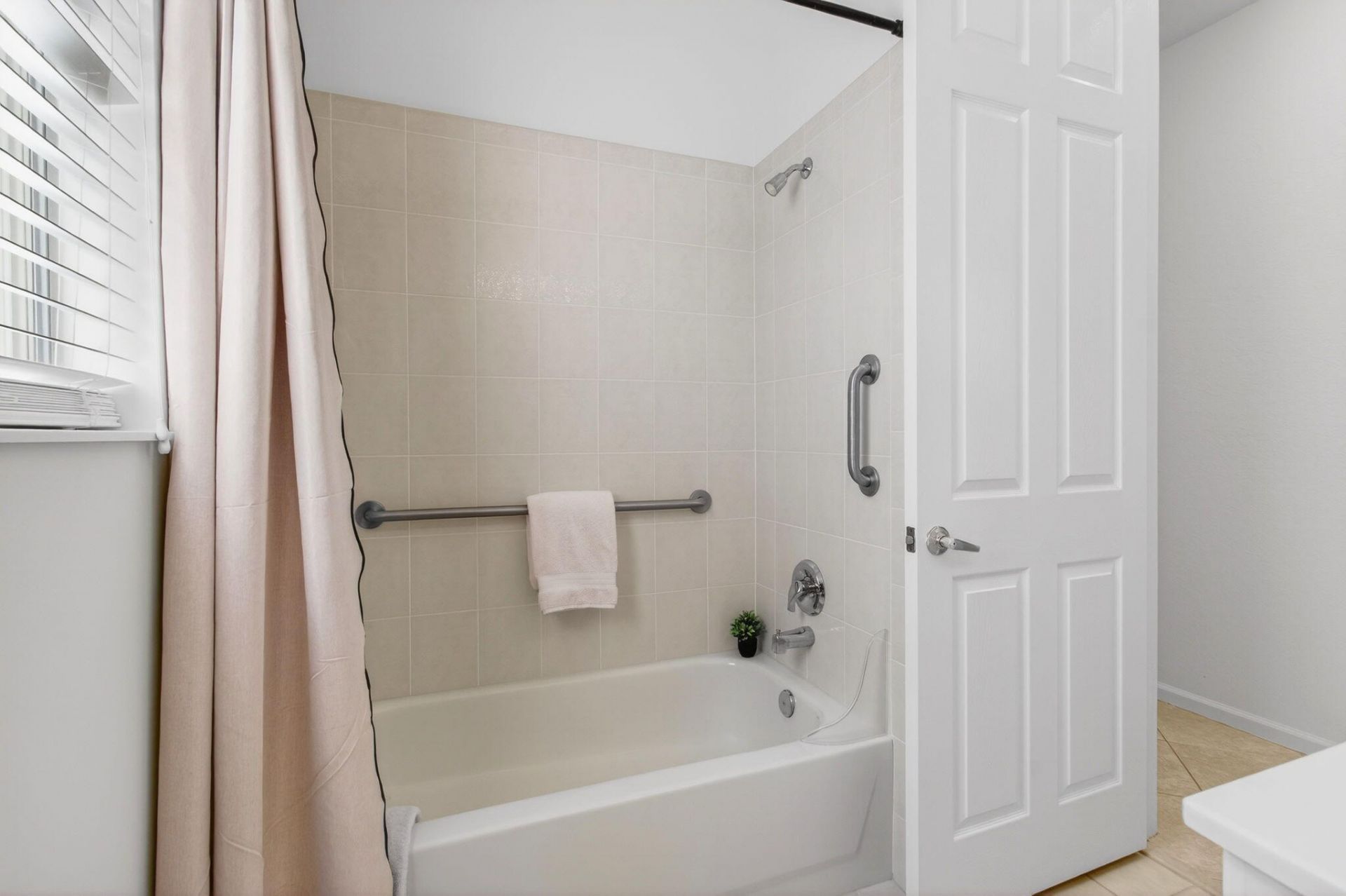 2320 Sapphire Circle, West Palm Beach, FL 33411 Photo