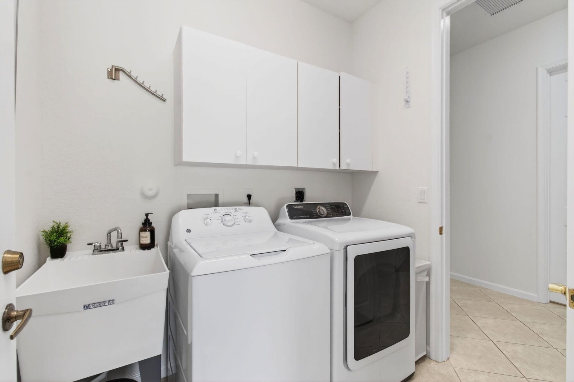 2320 Sapphire Circle, West Palm Beach, FL 33411 Photo