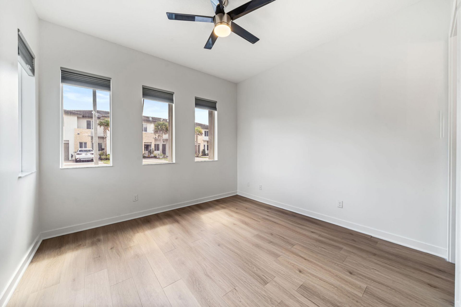 511 Pioneer Way, Royal Palm Beach, FL 33411 Photo