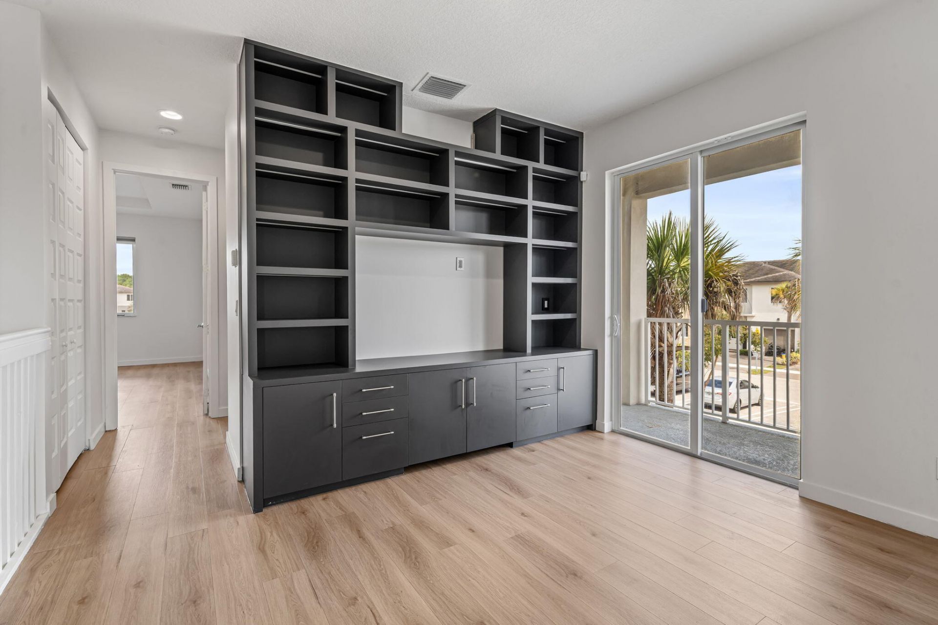 511 Pioneer Way, Royal Palm Beach, FL 33411 Photo