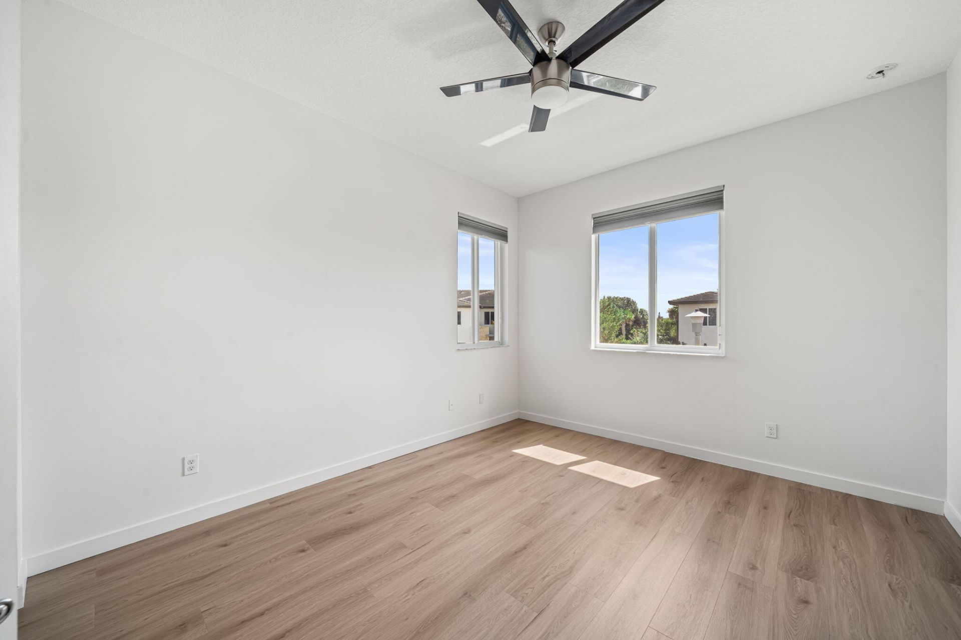 511 Pioneer Way, Royal Palm Beach, FL 33411 Photo