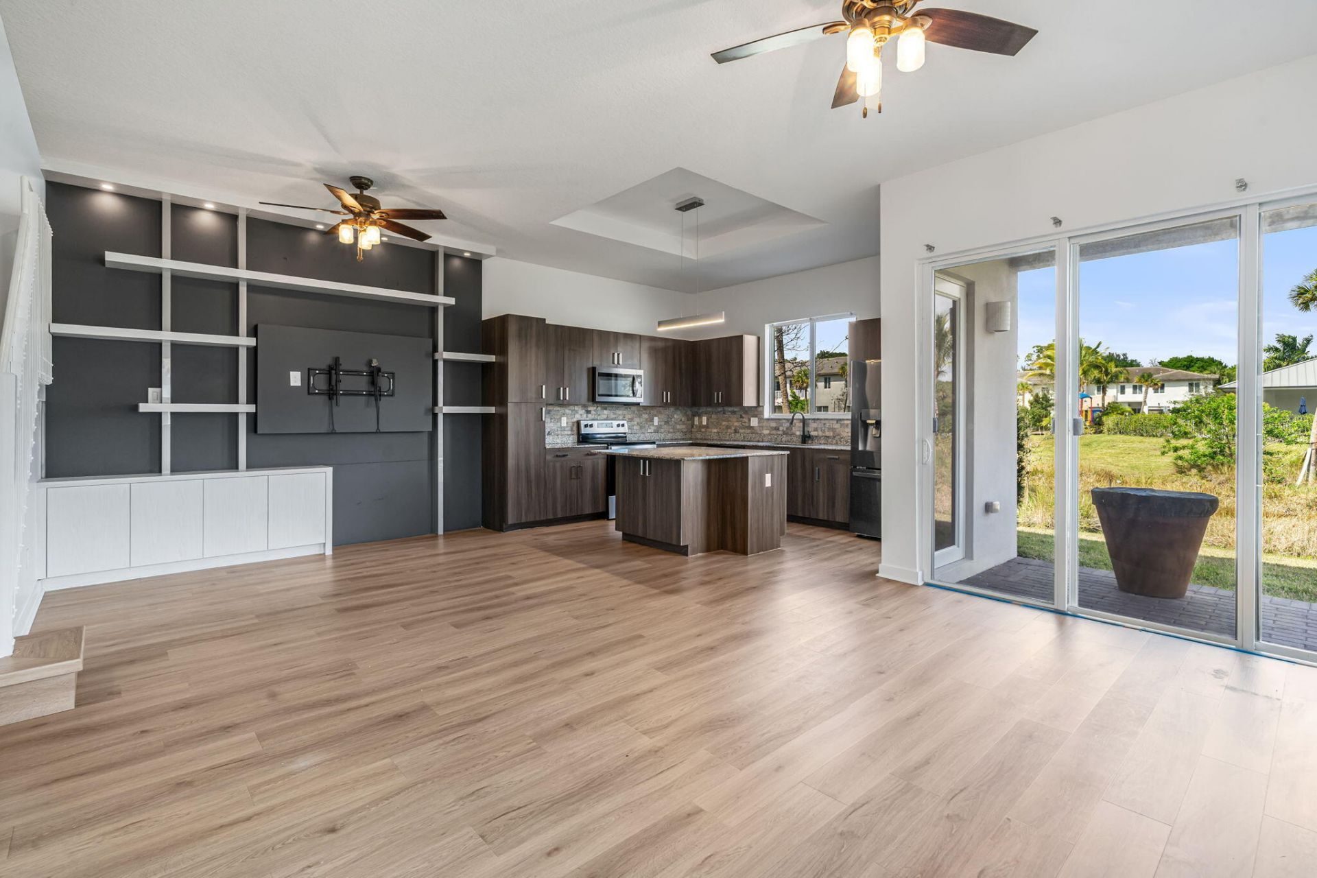 511 Pioneer Way, Royal Palm Beach, FL 33411 Photo