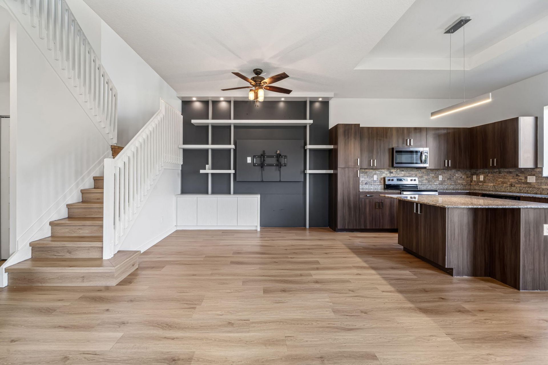 511 Pioneer Way, Royal Palm Beach, FL 33411 Photo