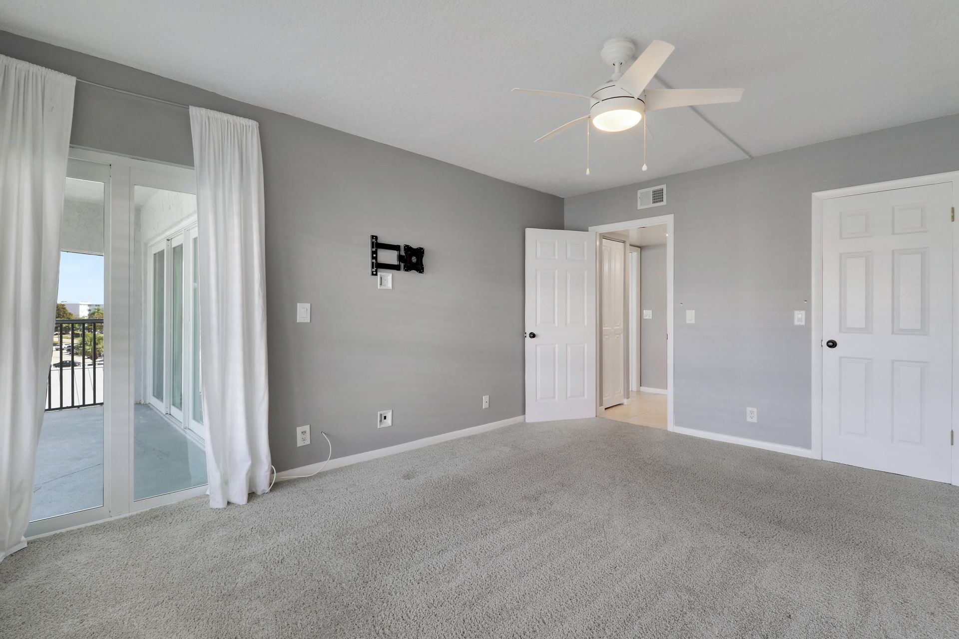 155 Yacht Club Drive, Unit 308, North Palm Beach, FL 33408 Photo