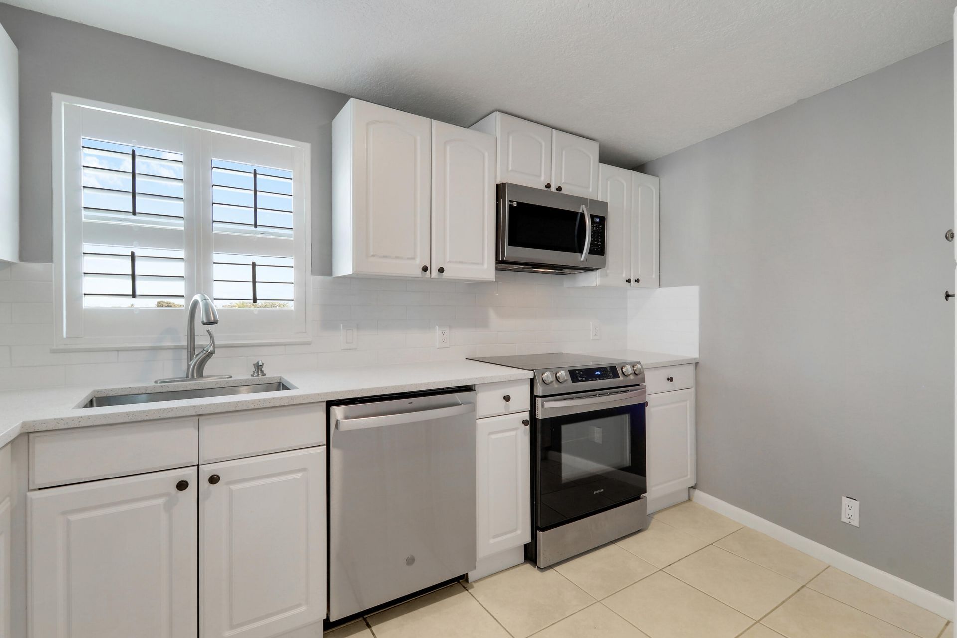155 Yacht Club Drive, Unit 308, North Palm Beach, FL 33408 Photo