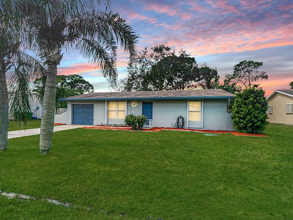 1148 SE Puritan Lane, Port St. Lucie, FL 34983