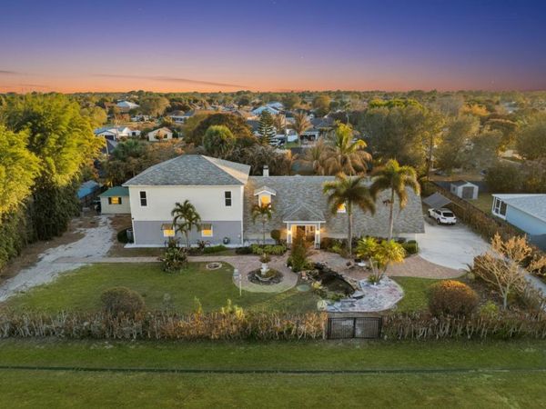 916 SW Abingdon Avenue, Port St. Lucie, FL 34953