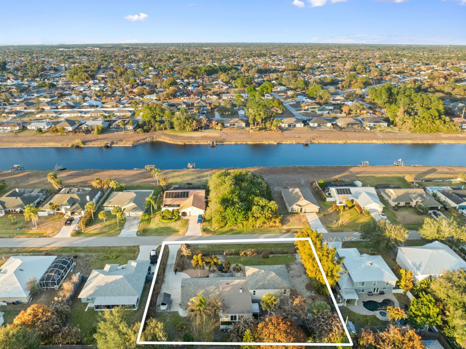 916 SW Abingdon Avenue, Port Saint Lucie, FL 34953 Photo