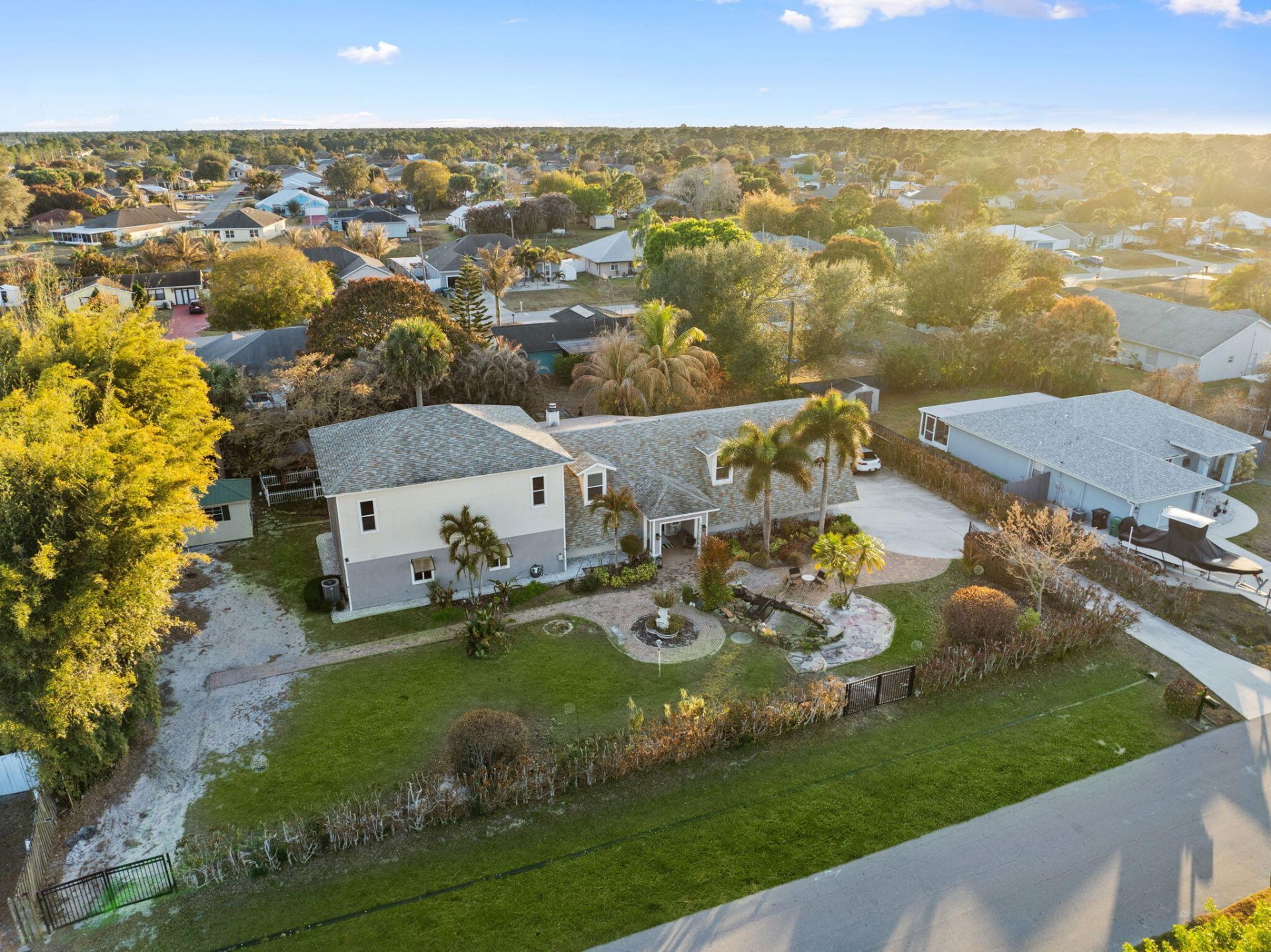 916 SW Abingdon Avenue, Port Saint Lucie, FL 34953 Photo