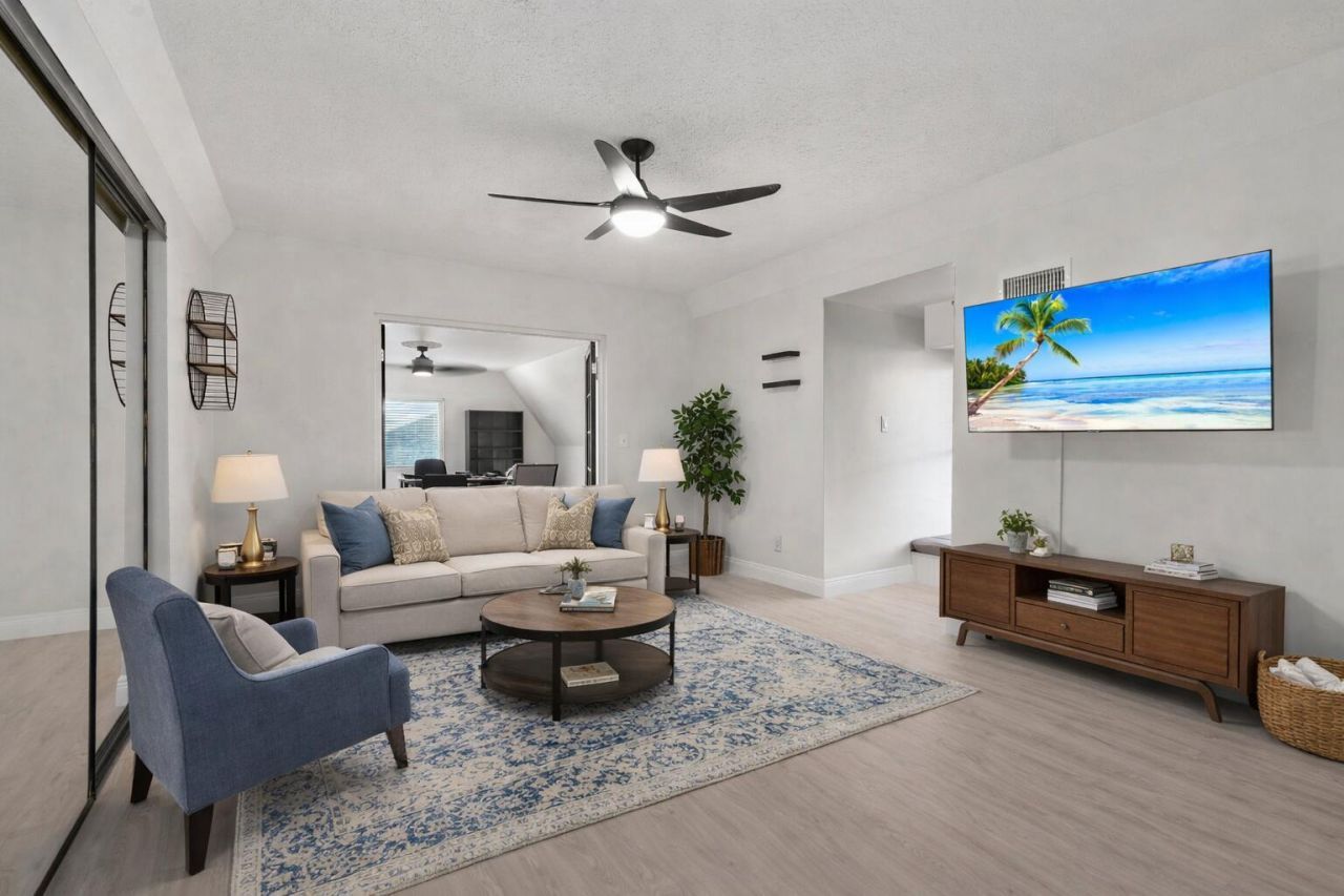 916 SW Abingdon Avenue, Port Saint Lucie, FL 34953 Photo