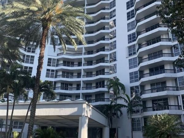 3600 Mystic Pointe Dr, Unit 314, Aventura, FL 33180