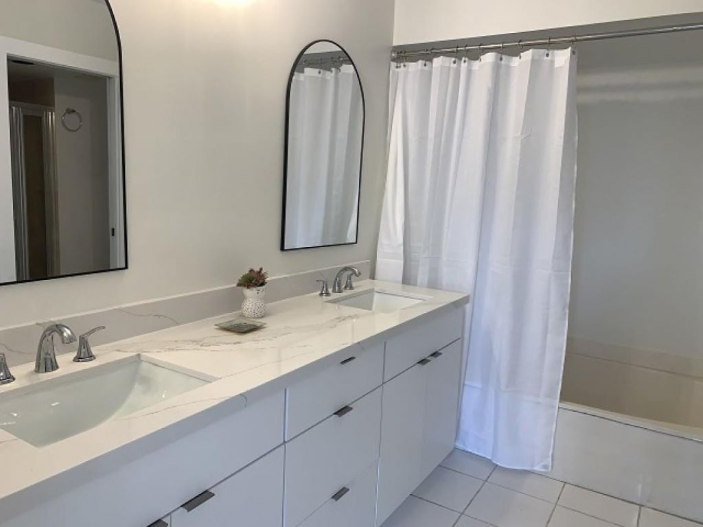 3600 Mystic Pointe Drive, Unit 314, Aventura, FL 33180 Photo