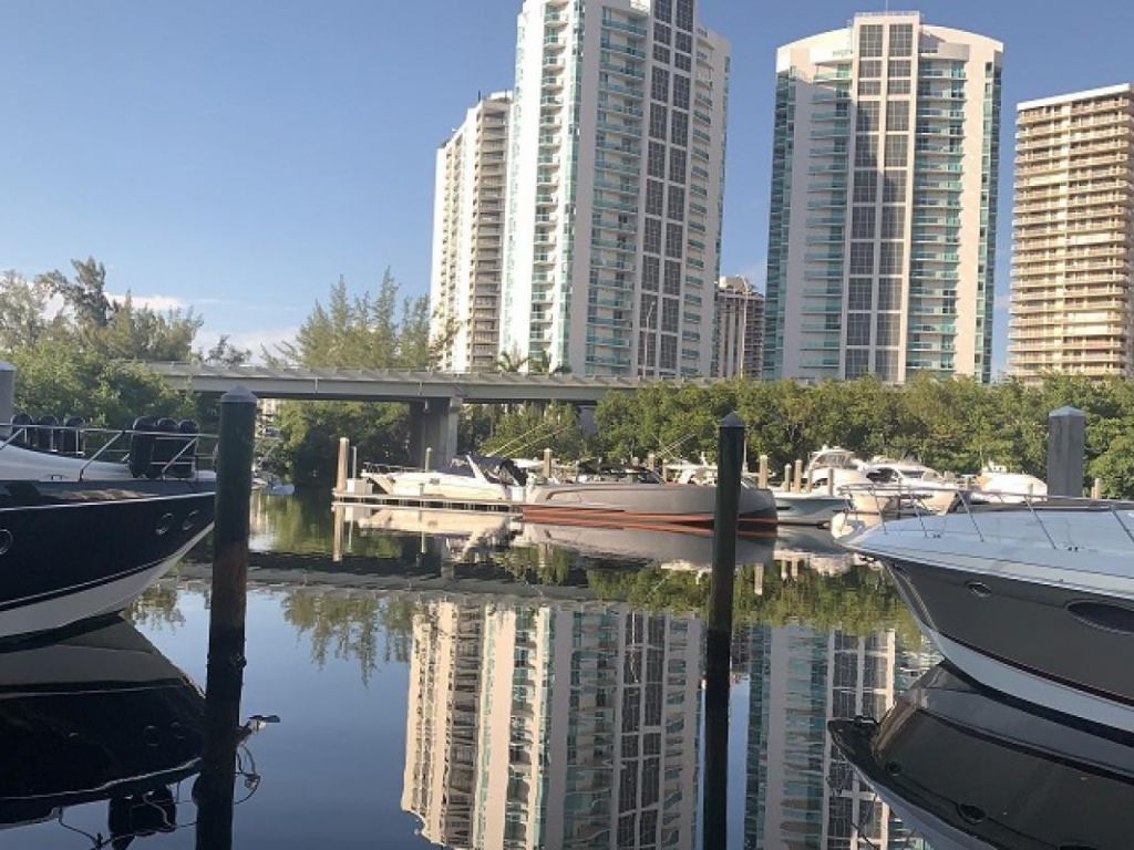 3600 Mystic Pointe Drive, Unit 314, Aventura, FL 33180 Photo