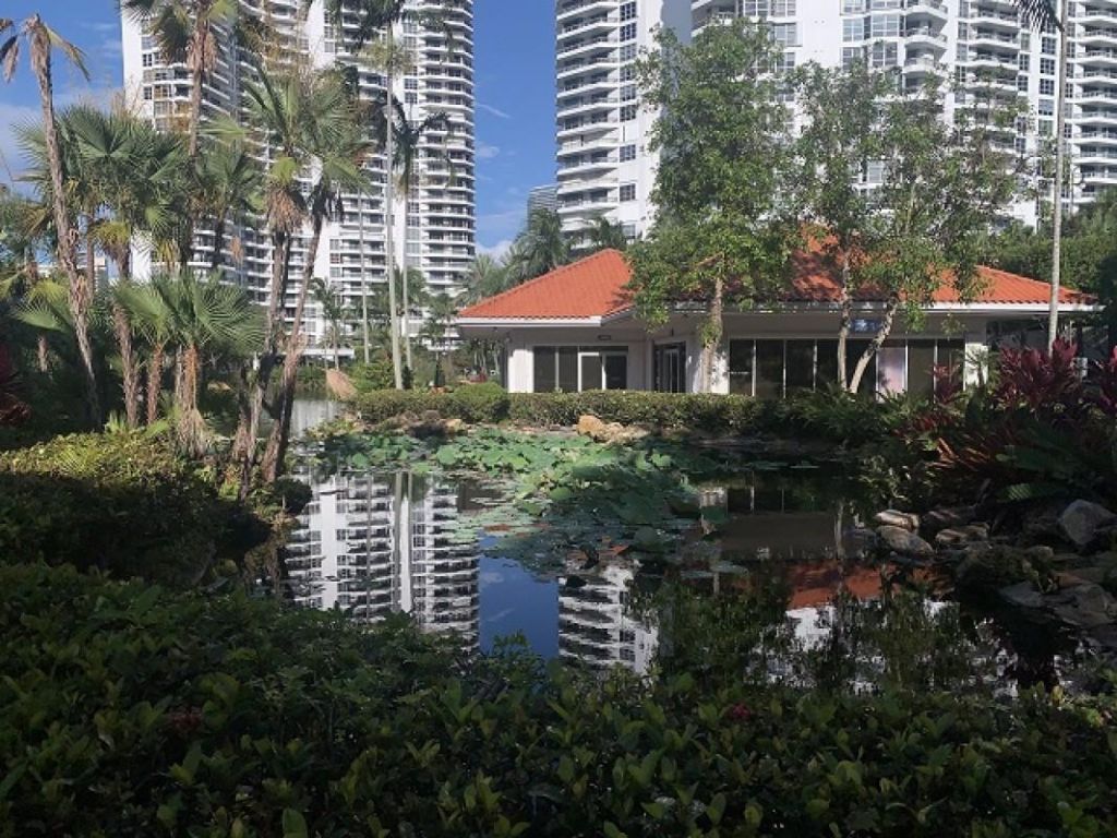 3600 Mystic Pointe Drive, Unit 314, Aventura, FL 33180 Photo