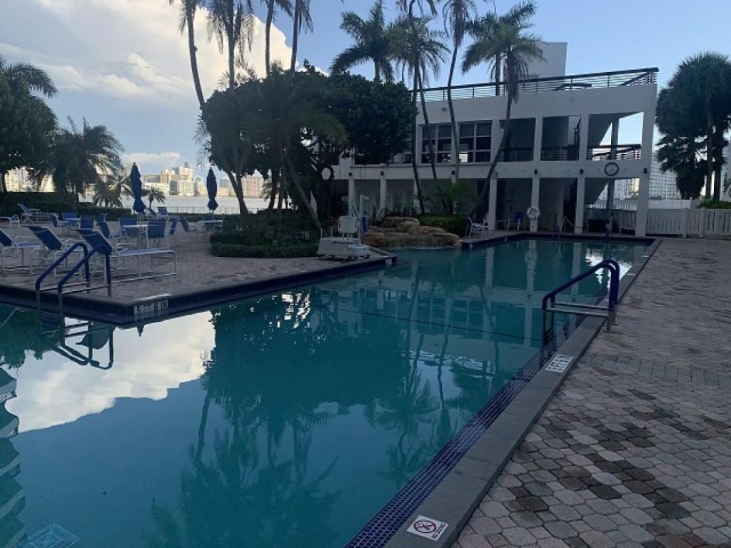 3600 Mystic Pointe Drive, Unit 314, Aventura, FL 33180 Photo