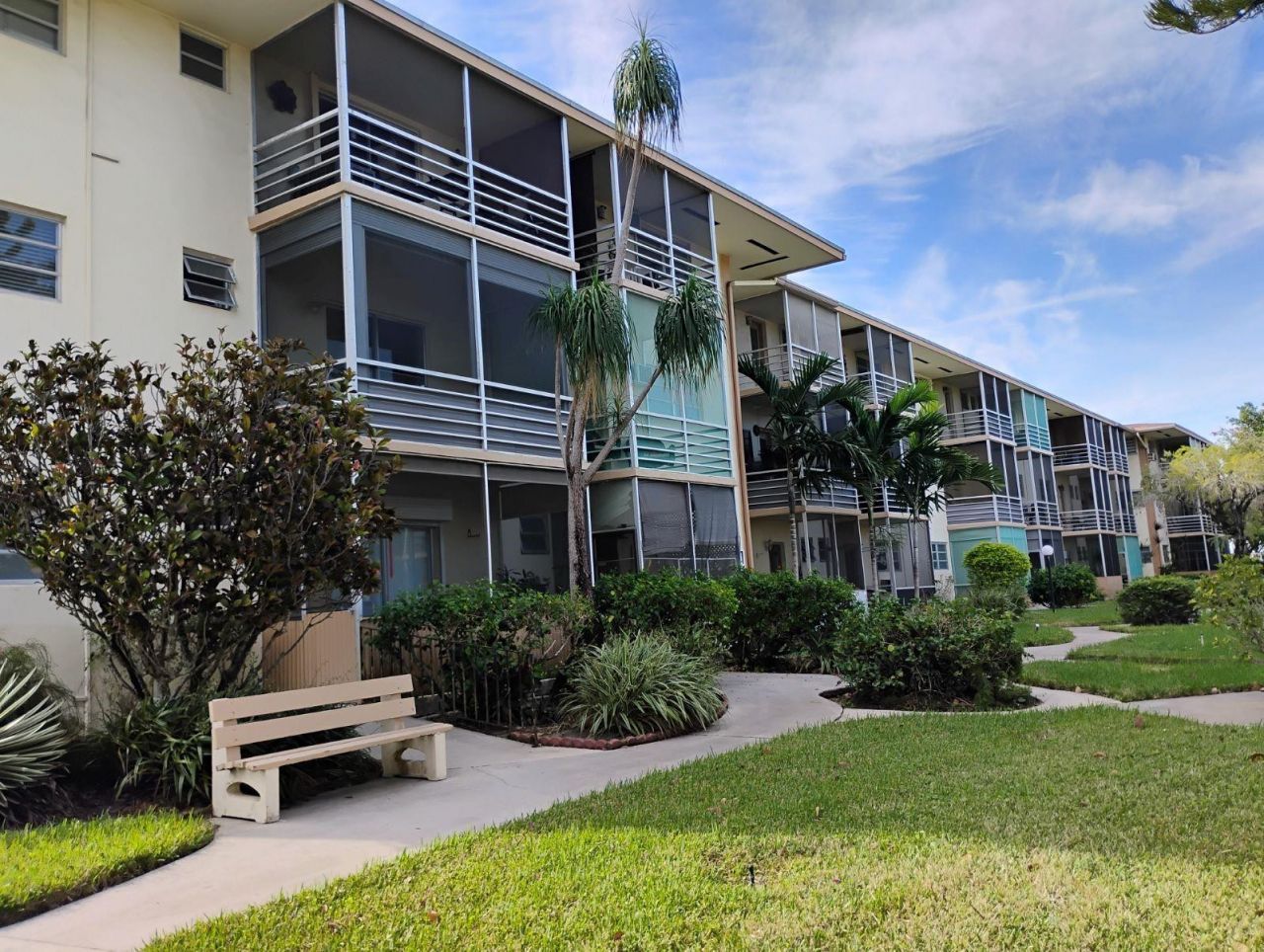 17090 NE 14th Ave, Unit 211, North Miami Beach, FL 33162 Photo