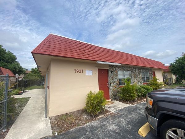 7931 SW 10th St, North Lauderdale, FL 33068