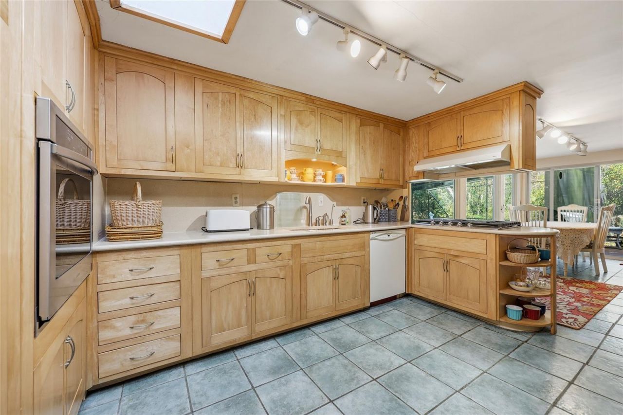 2074 NW 11th Road, Gainesville, FL 32605 Photo