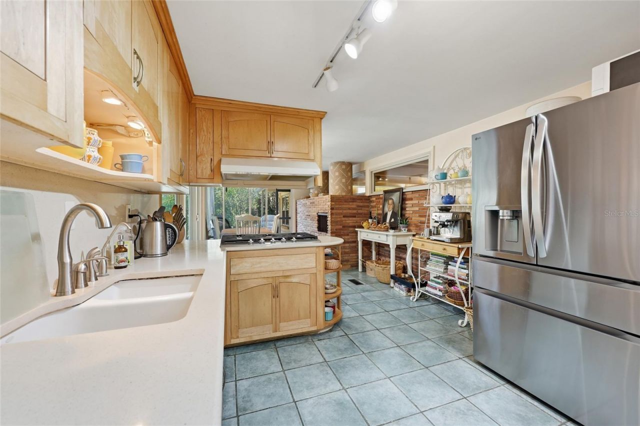 2074 NW 11th Road, Gainesville, FL 32605 Photo