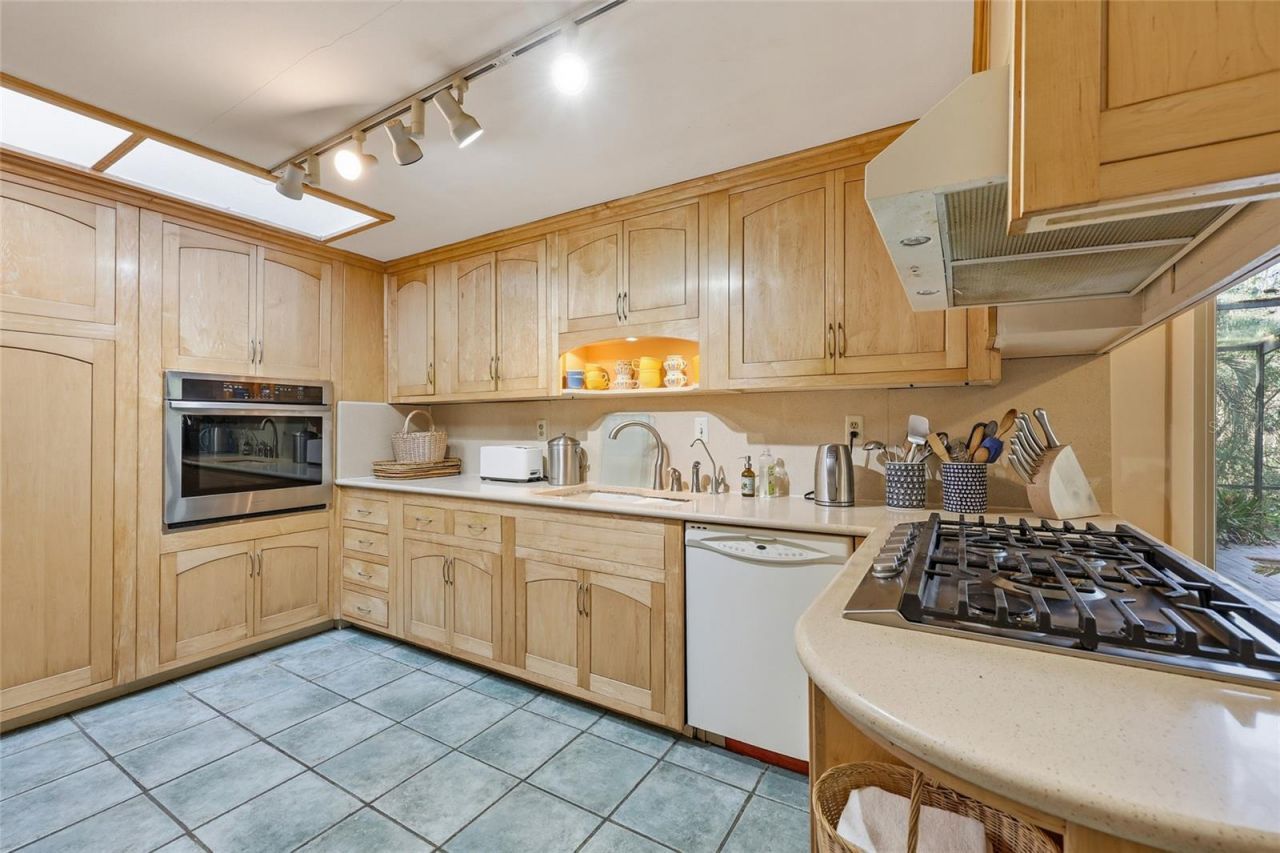 2074 NW 11th Road, Gainesville, FL 32605 Photo