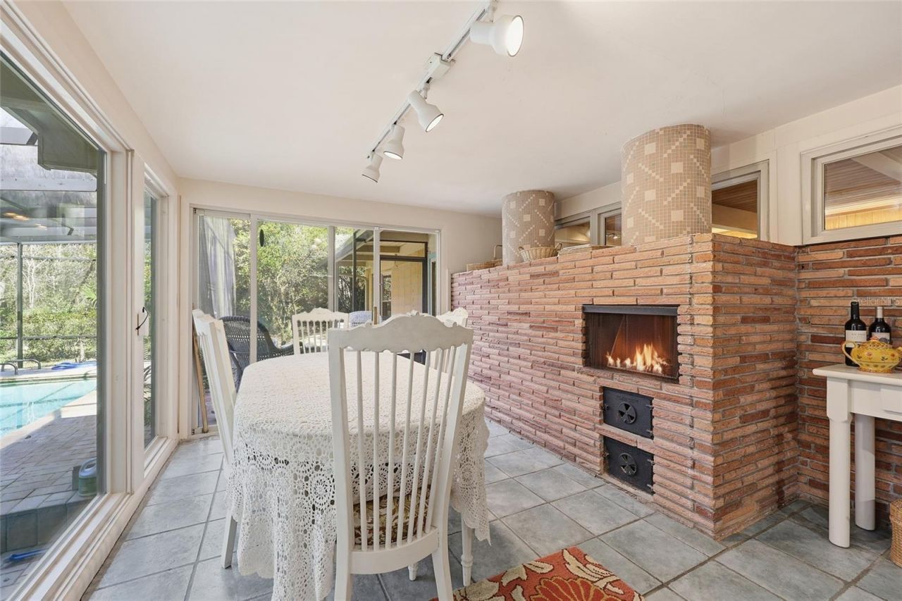 2074 NW 11th Road, Gainesville, FL 32605 Photo