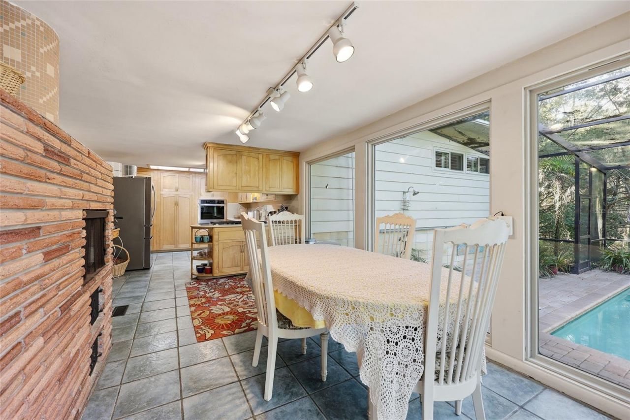 2074 NW 11th Road, Gainesville, FL 32605 Photo