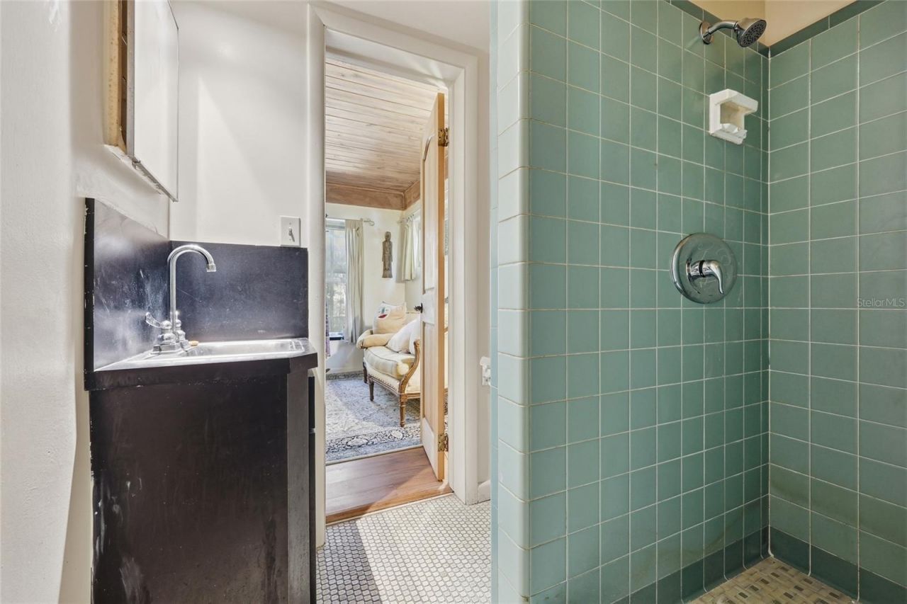 2074 NW 11th Road, Gainesville, FL 32605 Photo