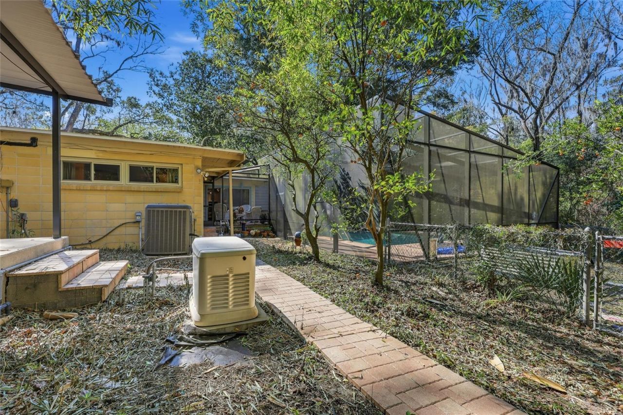 2074 NW 11th Road, Gainesville, FL 32605 Photo