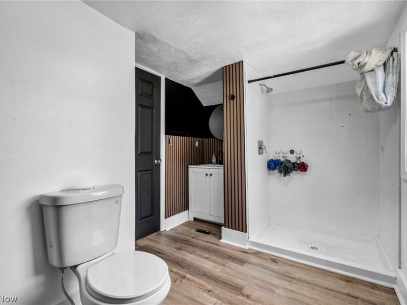 6923 Fullerton Avenue, Cleveland, OH 44105 Photo 32