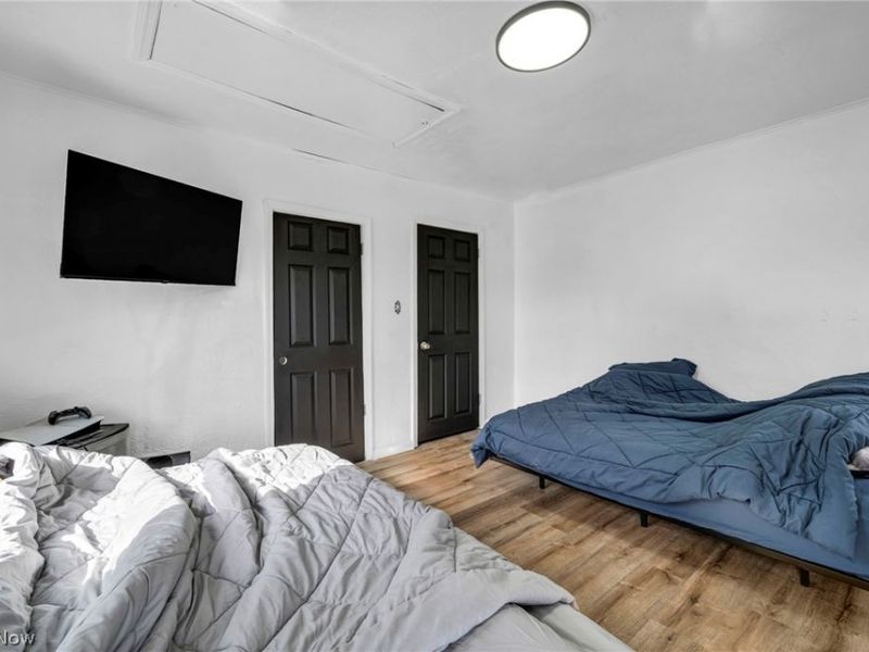 6923 Fullerton Avenue, Cleveland, OH 44105 Photo 39