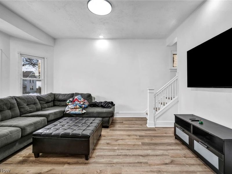 6923 Fullerton Avenue, Cleveland, OH 44105 Photo 8