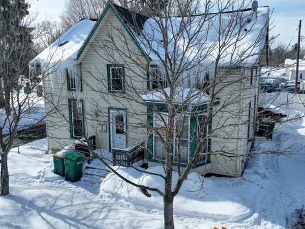 35 Temple Place, East Aurora, NY 14052