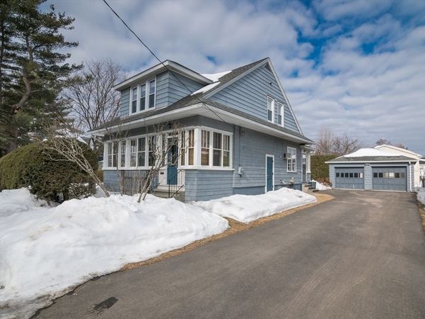 2 Oak St, Easthampton, MA 01027