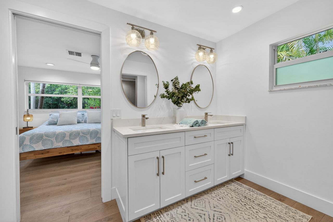 1103 Captains Walk St, Sanibel, FL 33957 Photo