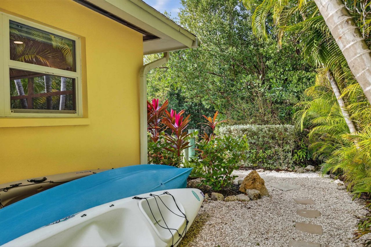 1103 Captains Walk St, Sanibel, FL 33957 Photo