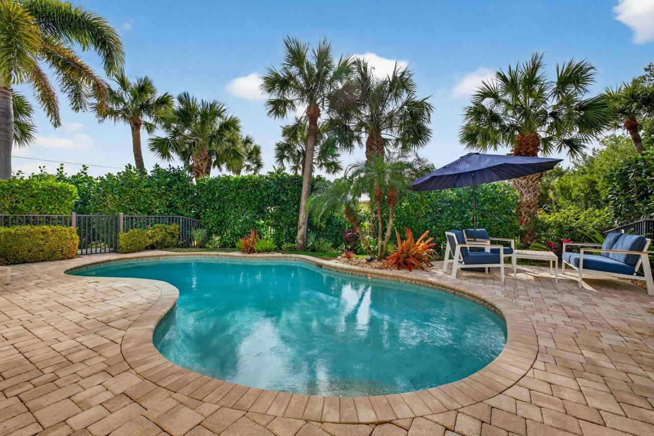 1103 Captains Walk St, Sanibel, FL 33957 Photo